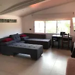 Dpto Funcional A 5 Min Del Centro En 1Er Piso